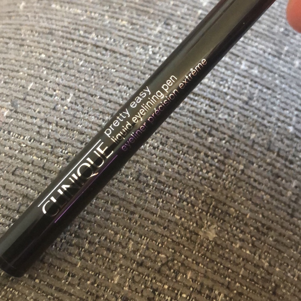 🦖 5/$35 Clinique Pretty Easy liquid eye liner
